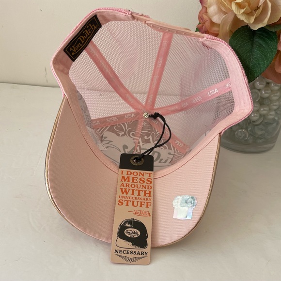 NWT Von Dutch mirror hat and embossed logo. - Picture 7 of 7